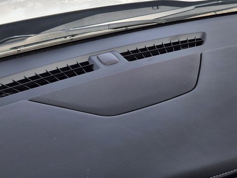 Used 2024 Cadillac XT4 Premium Luxury image 22