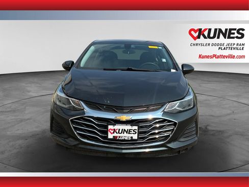 Used 2019 Chevrolet Cruze LT w/ LT True North Edition FWD image 2