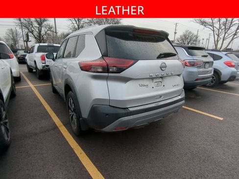 Used 2023 Nissan Rogue SV w/ SV Premium Package image 4