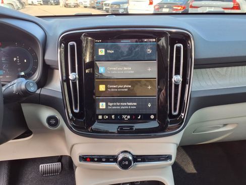 New 2025 Volvo XC40 B5 Plus w/ Protection Package Premier image 13