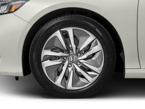 Used 2018 Honda Accord Touring image 11