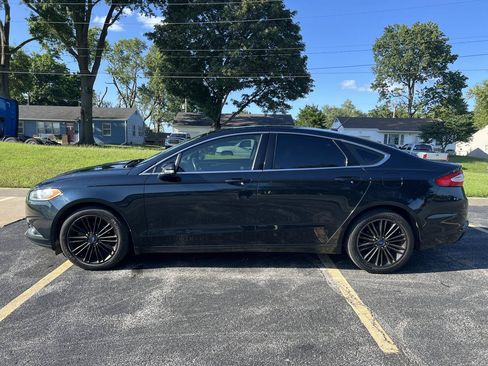 Used 2014 Ford Fusion SE w/ Equipment Group 202A FWD image 2