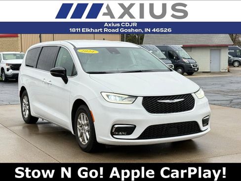 Used 2024 Chrysler Pacifica Touring-L image 1