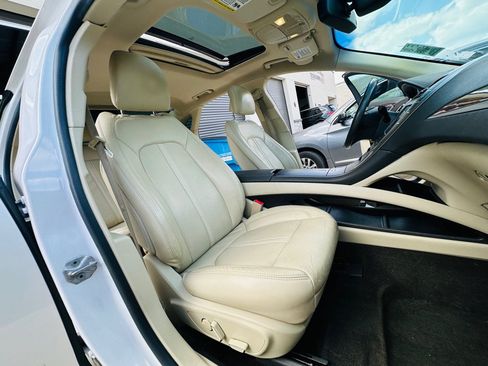 Used 2014 Lincoln MKZ Hybrid FWD image 24
