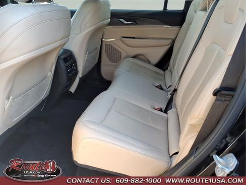 Used 2023 Jeep Grand Cherokee Limited AWD/4WD image 13