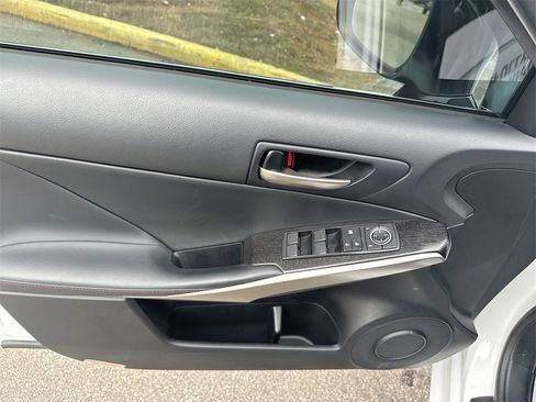 Used 2019 Lexus IS 300 AWD image 15