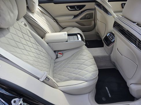 Used 2022 Mercedes-Benz S 580 4MATIC Sedan image 5