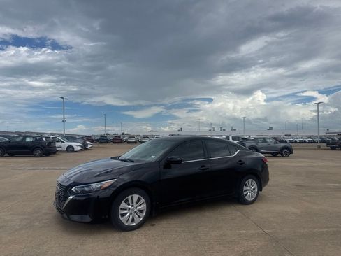 Certified 2024 Nissan Sentra S FWD image 11
