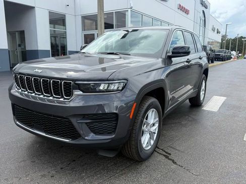 New 2025 Jeep Grand Cherokee Laredo w/ Luxury Tech Group I image 4