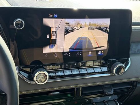 Used 2025 Chevrolet Colorado ZR2 w/ Technology Package image 15