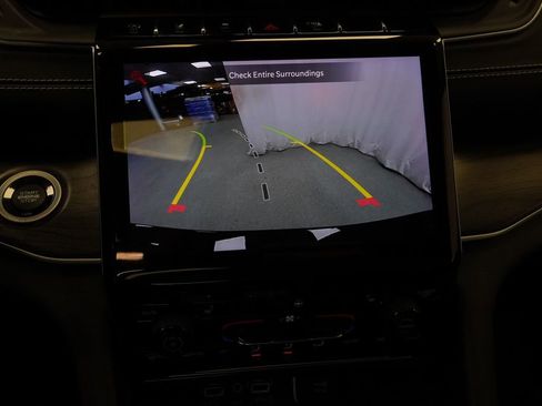 Used 2022 Jeep Grand Cherokee L Limited image 37