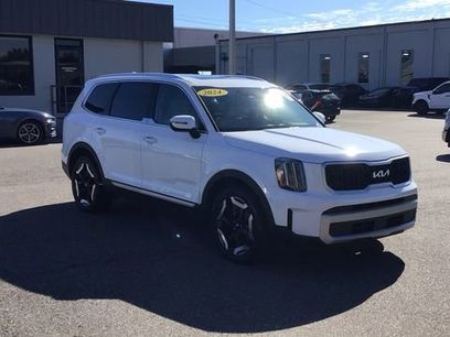 Used 2024 Kia Telluride EX w/ EX Captain's Chair Package