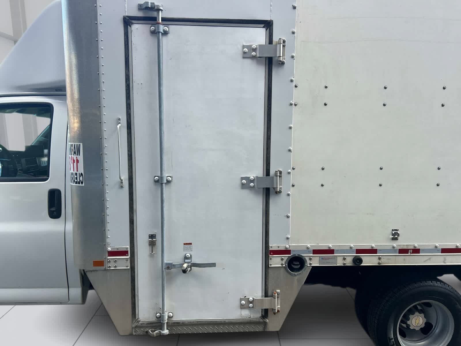 Used 2016 Chevrolet Express 3500 RWD image 13