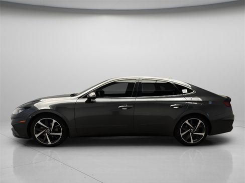 Used 2022 Hyundai Sonata SEL Plus w/ Cargo Package image 2