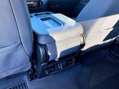 Used 2023 Chevrolet Silverado 1500 LT image 34