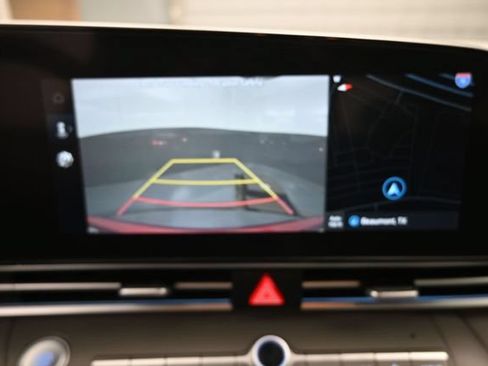 Used 2025 Hyundai Elantra SEL FWD image 7