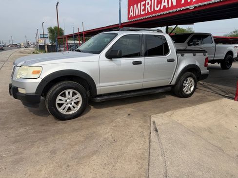Used 2010 Ford Explorer Sport Trac XLT RWD image 1