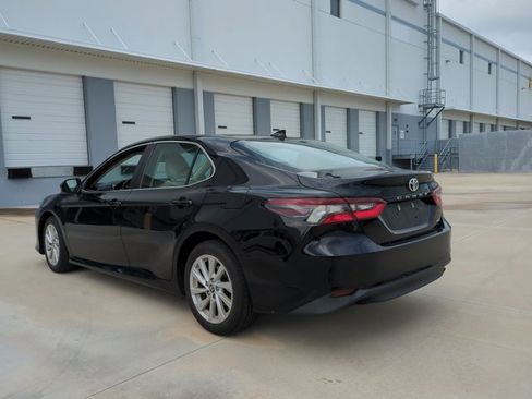 Used 2021 Toyota Camry LE FWD image 7