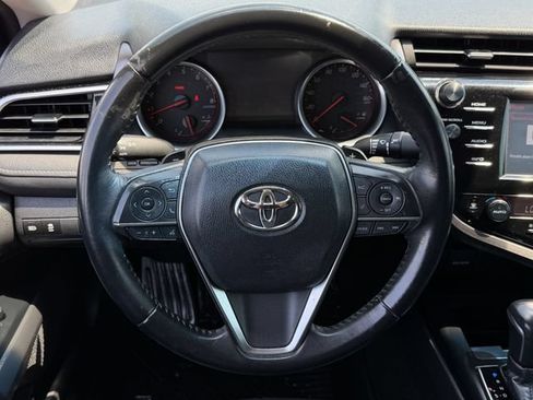 Used 2018 Toyota Camry XSE FWD image 12