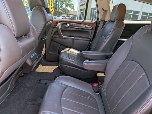 Used 2013 Buick Enclave Leather FWD image 17