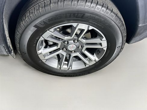 Used 2025 GMC Terrain Elevation image 11