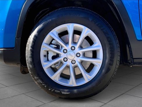 Used 2022 Jeep Cherokee Latitude Lux image 11