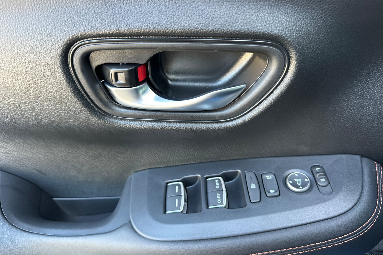 Used 2027 Honda HR-V Sport image 11