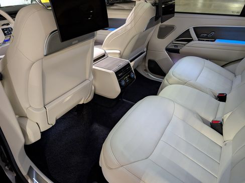 Used 2024 Land Rover Range Rover SV image 21