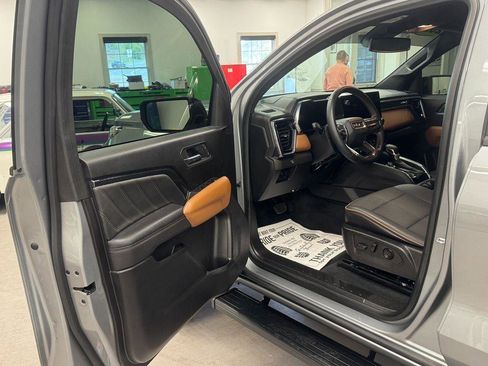 Used 2024 GMC Canyon AT4 AWD/4WD image 12