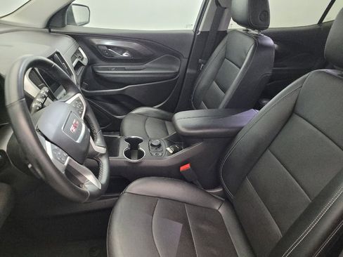 Used 2024 GMC Terrain SLT image 17