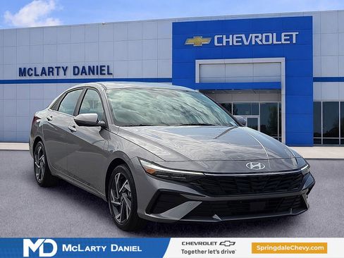 Used 2024 Hyundai Elantra Limited FWD image 1