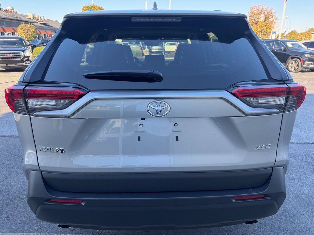 Used 2023 Toyota RAV4 XLE Premium FWD image 3