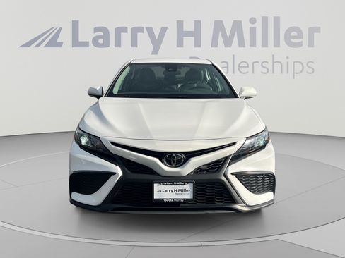 Used 2023 Toyota Camry SE FWD image 8