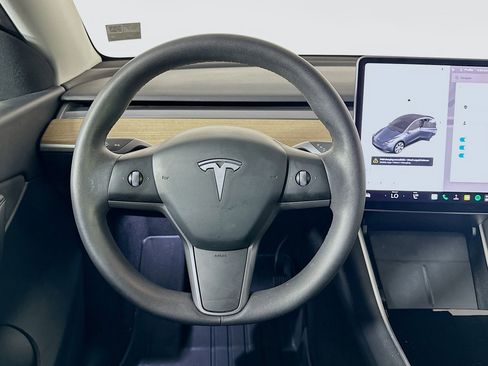 Used 2021 Tesla Model Y Long Range AWD/4WD image 16