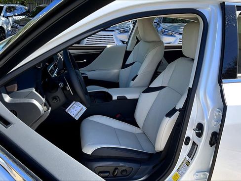 New 2025 Lexus ES 350 w/ Premium Package image 17