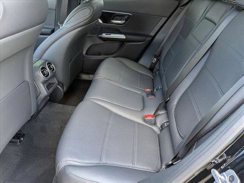 Used 2026 Mercedes-Benz GLC 300 image 15