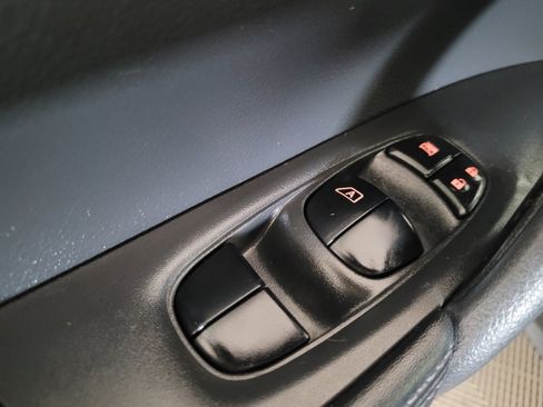 Used 2018 Nissan Rogue SV AWD/4WD image 27