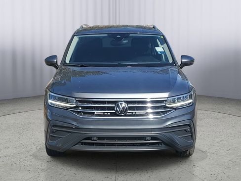 Used 2024 Volkswagen Tiguan SE image 10