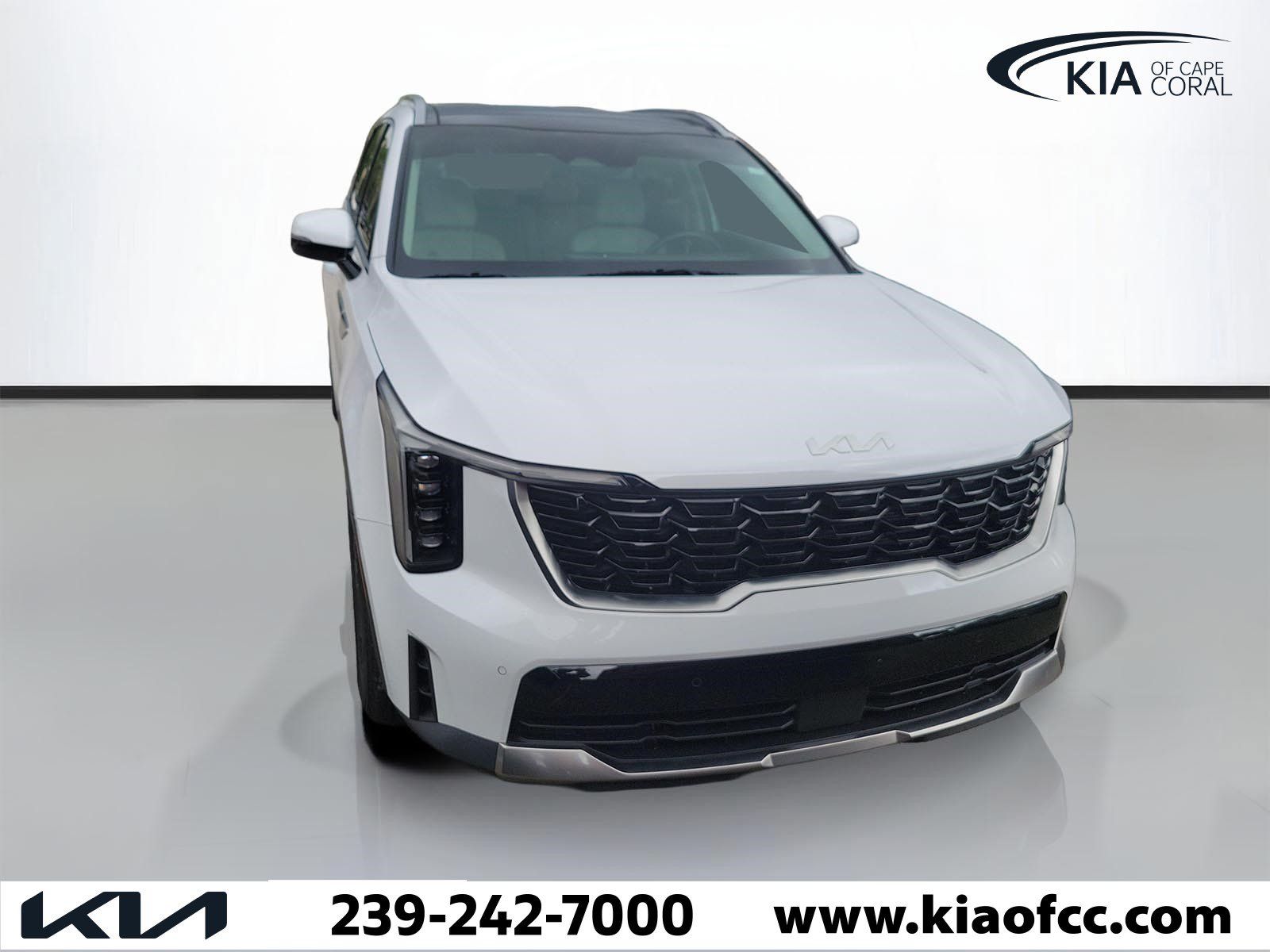 Certified 2025 Kia Sorento S w/ Panoramic Sunroof Package FWD image 2