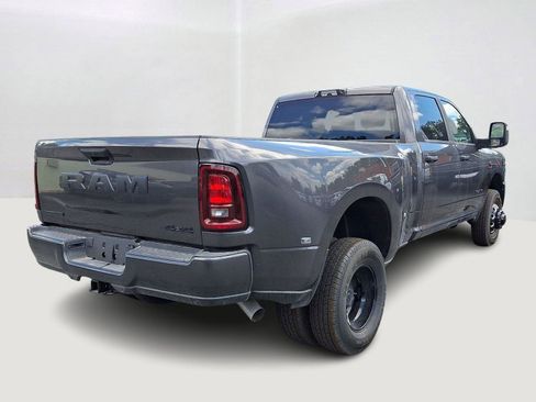 New 2026 RAM 3500 Big Horn AWD/4WD image 3
