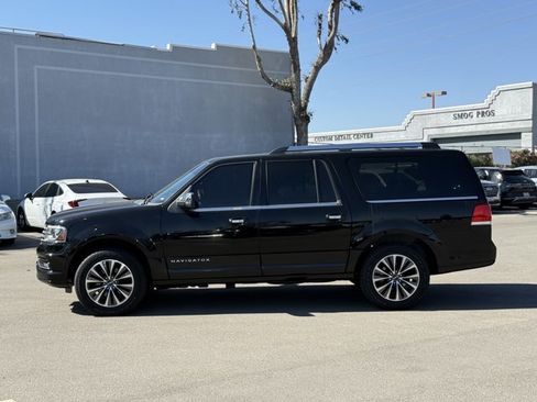 Used 2016 Lincoln Navigator L Select image 8
