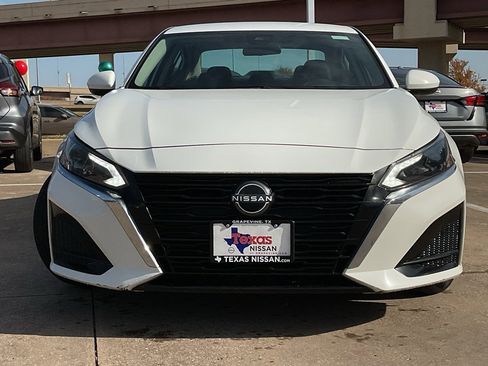 Used 2023 Nissan Altima 2.5 S image 3