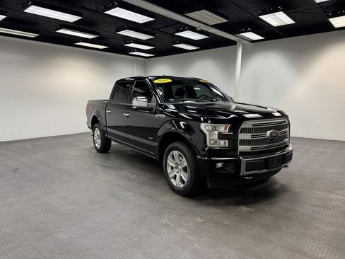 Used 2017 Ford F150 Platinum w/ Equipment Group 701A Luxury image 7