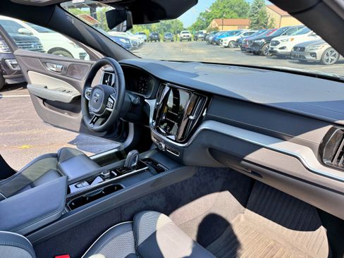 Used 2022 Volvo S60 B5 R-Design AWD/4WD image 21