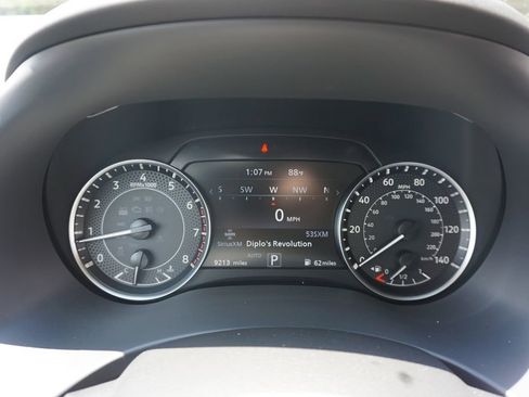 Used 2024 Nissan Armada SL w/ Captain's Chairs Package AWD/4WD image 7