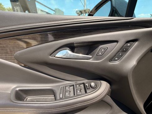 Used 2017 Buick Envision Essence AWD/4WD image 10