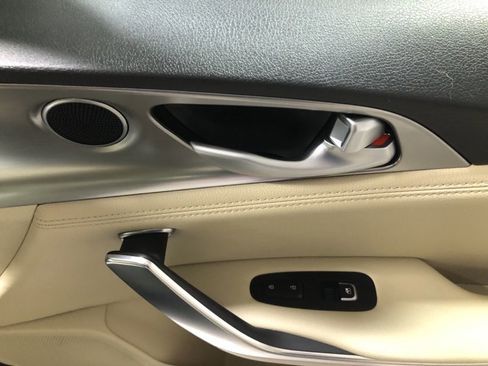 Certified 2022 Kia Stinger GT1 image 14