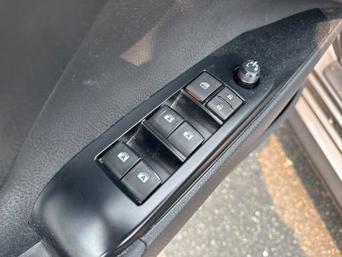 Used 2019 Toyota Camry LE w/ Carpet Mat Package FWD image 22