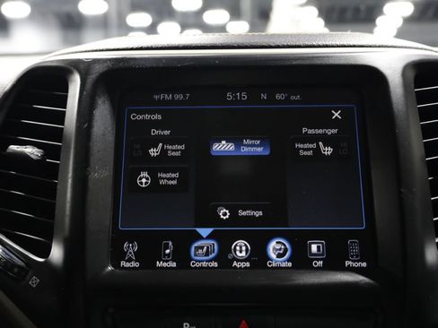 Used 2018 Jeep Cherokee Limited AWD/4WD image 40