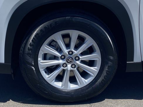 Certified 2025 Toyota Grand Highlander AWD image 8